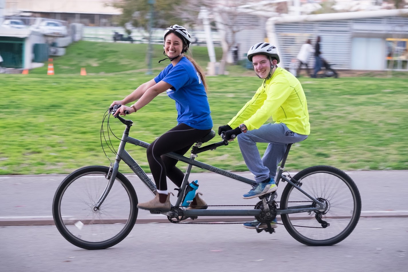 תמונה של ניצן מעמותת אתגרים עם חניך